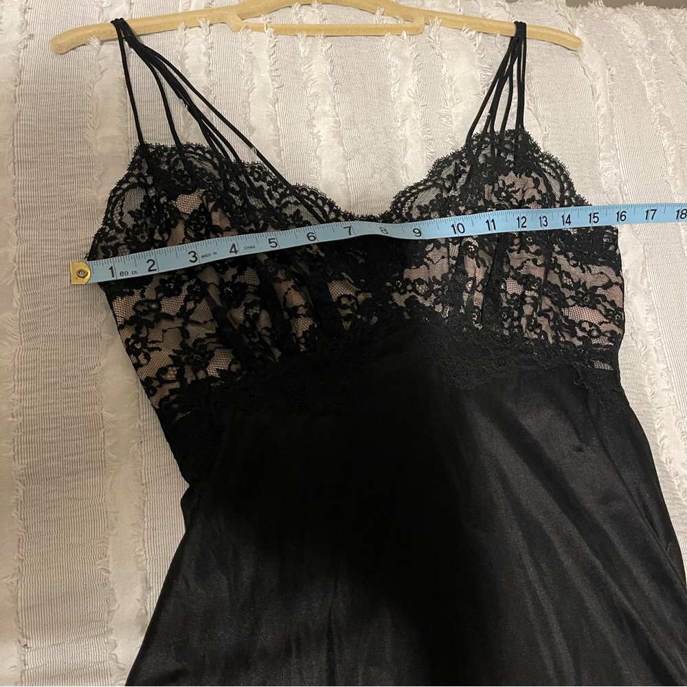 Vintage 50s Vanity Fair Black Lace Whimsigoth Maxi Lace Slip Dress Fits XS-S - Picture 11 of 12